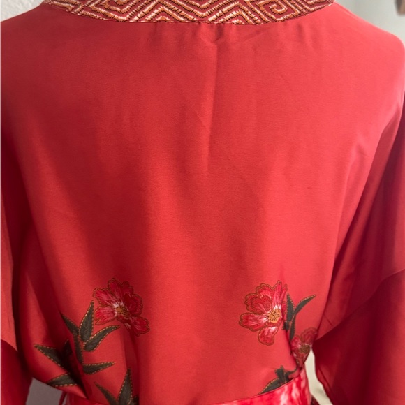 DR2 Red Kimono Robe Cover Up Floral Silky Size L XL Spa Wrap Luxury Asian Print - Picture 6 of 8